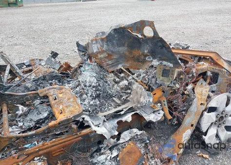 2022 Ford F-150 Lightning Lariat z USA, uszkodzony, nr VIN 1FT6W1EV8NWG14155